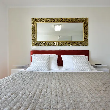 Appartement Mm Luxury Gold & Rubin