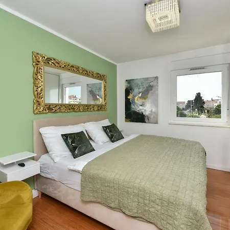 Mm Luxury Gold & Rubin * Задар