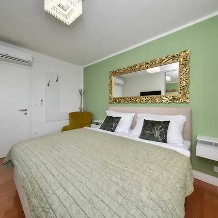 Mm Luxury Gold & Rubin *