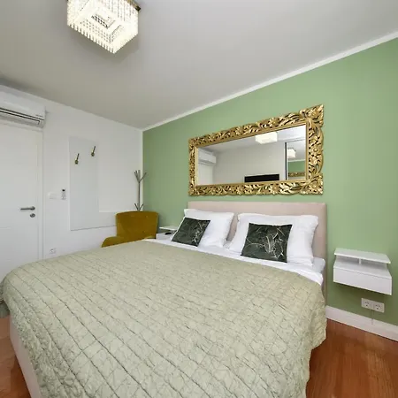 Mm Luxury Gold & Rubin * Zadar