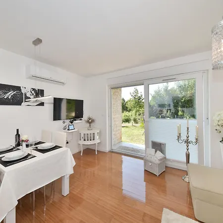 Mm Luxury Gold & Rubin Appartement *
