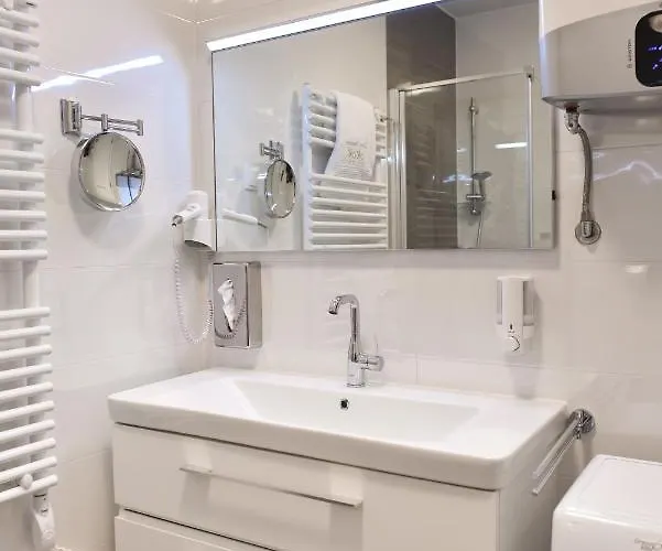 Mm Luxury Gold & Rubin