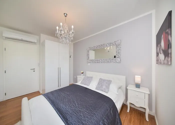 Mm Luxury Gold & Rubin Задар